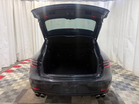 2017 Porsche Macan S