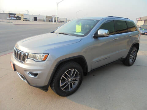 2018 Jeep Grand Cherokee for sale at KICK KARS in Scottsbluff NE