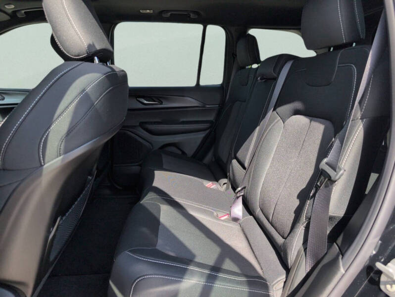 2025 Jeep Grand Cherokee Laredo X