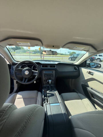 2011 Ford Mustang V6