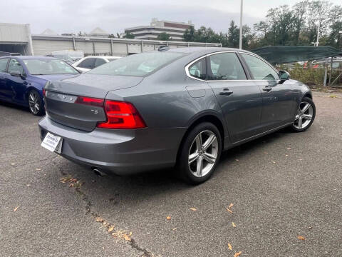 2017 Volvo S90 T5 Momentum