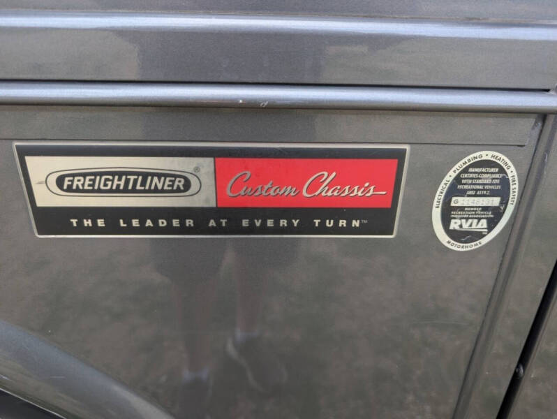2005 Freightliner MH Chassis