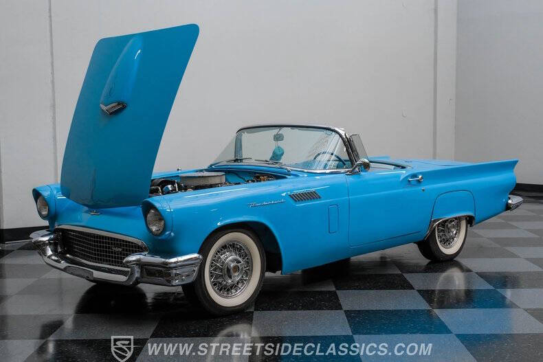 1957 Ford Thunderbird