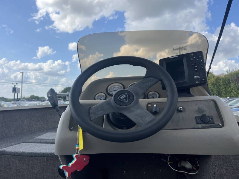 2002 Tracker PRO AVENGER 16