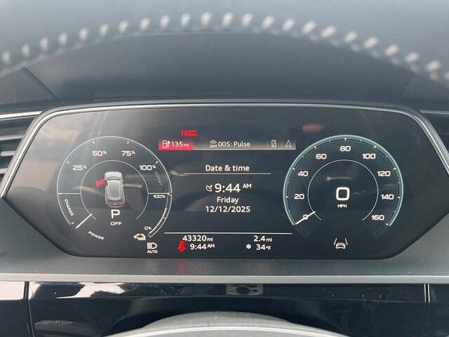 2021 Audi e-tron quattro Premium