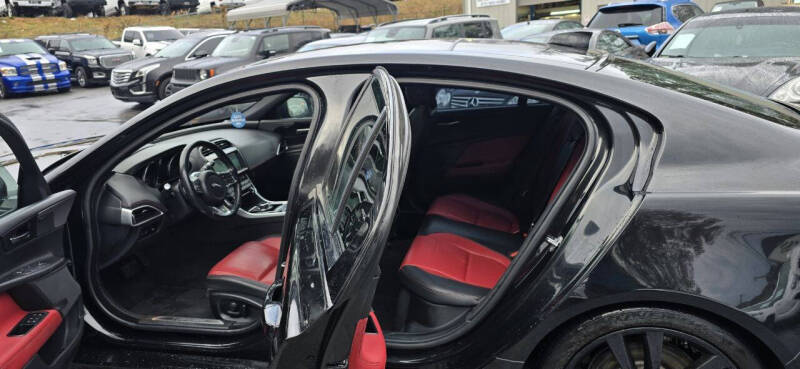 2017 Jaguar XE 35t R-Sport