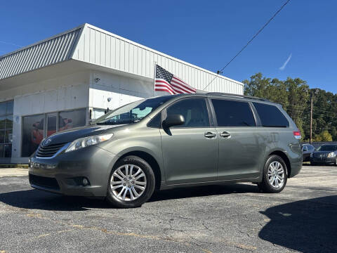 2013 Toyota Sienna XLE 8-Passenger