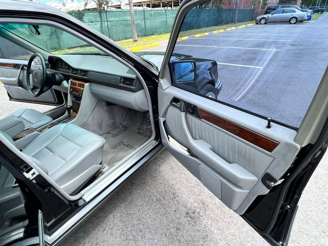 1994 Mercedes-Benz E-Class  - $12,900