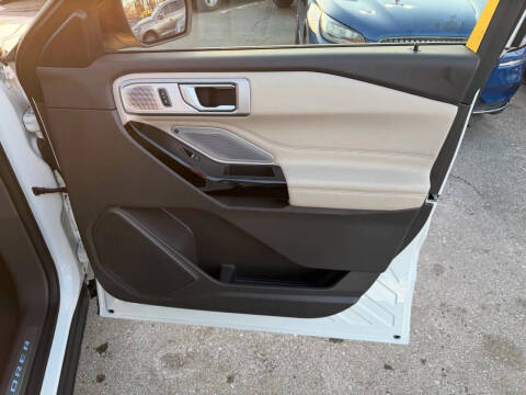 2023 Ford Explorer Platinum