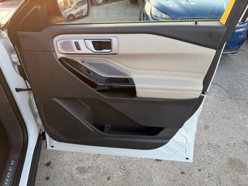 2023 Ford Explorer Platinum