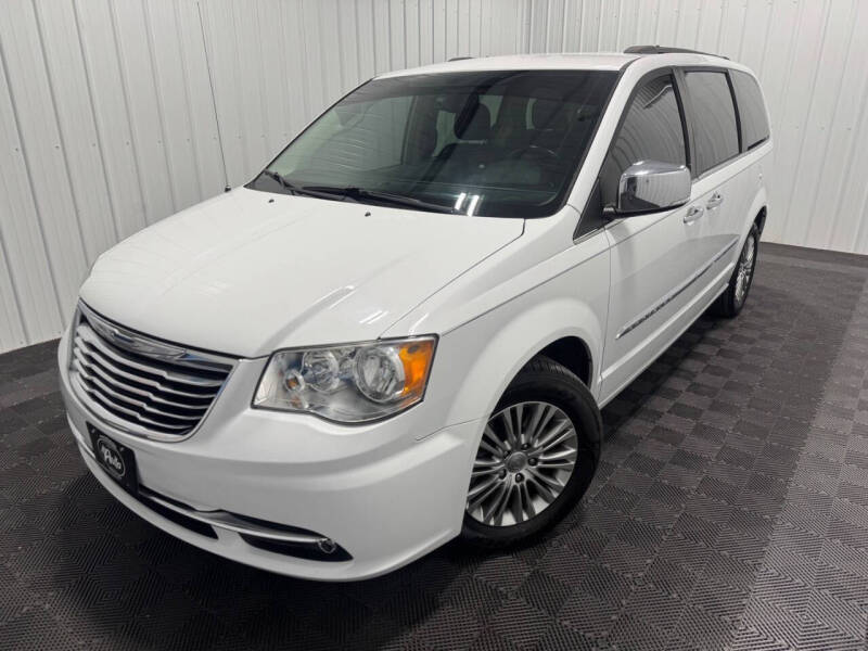 2015 Chrysler Town and Country Touring-L