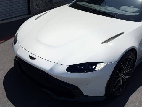2022 Aston Martin Vantage