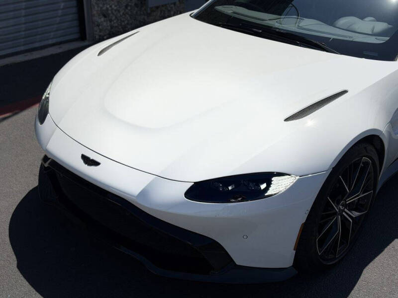2022 Aston Martin Vantage