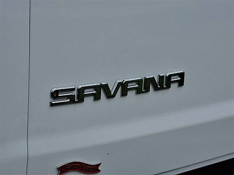 2025 GMC Savana 2500