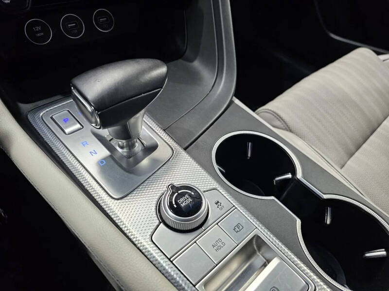 2023 Genesis G70
