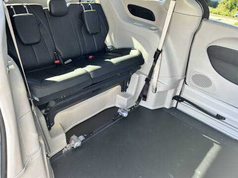 2021 Chrysler Pacifica Touring L