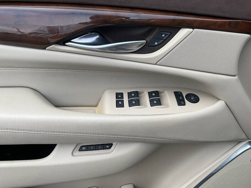 2017 Cadillac Escalade ESV Premium Luxury