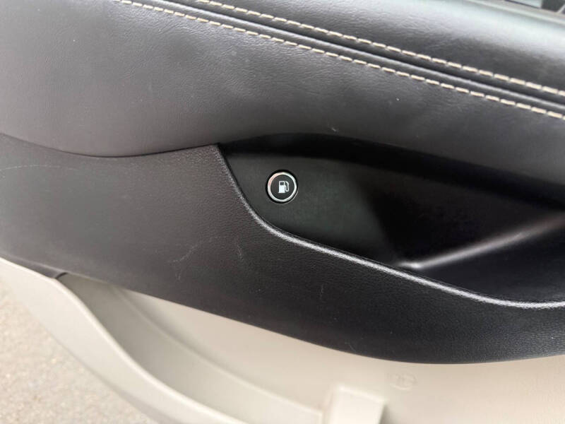 2024 Chrysler Pacifica Plug-In Hybrid Select