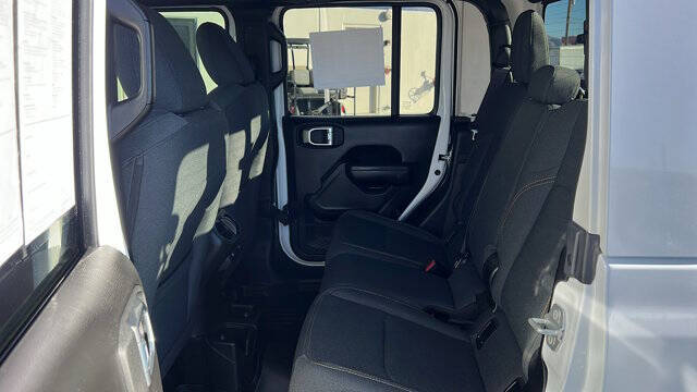 2025 Jeep Gladiator NightHawk