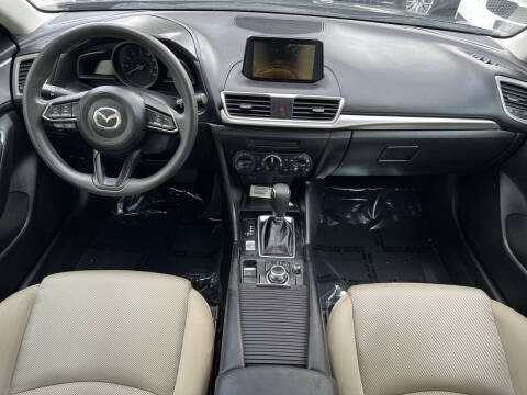 2017 Mazda MAZDA3 Sport