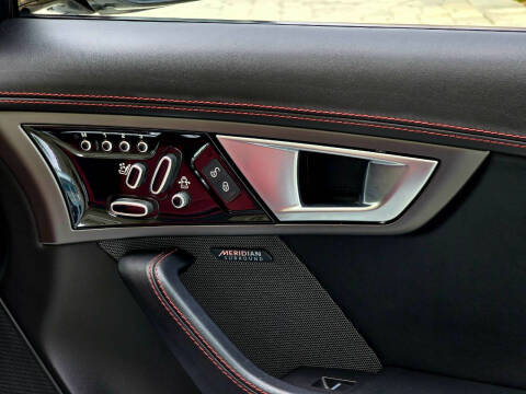 2016 Jaguar F-TYPE R