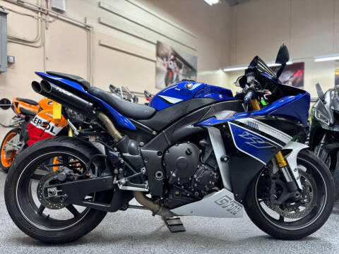 2013 Yamaha YZF-R1