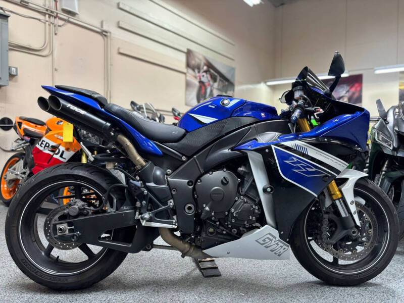 2013 Yamaha YZF-R1