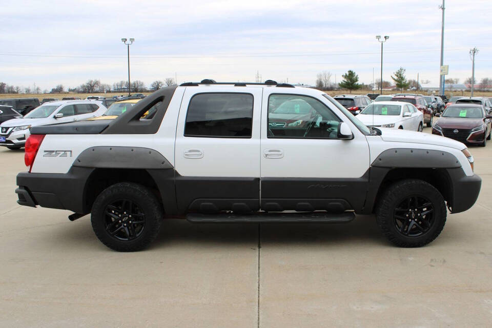 2003 Chevrolet Avalanche for sale at Cresco Motor Company in Cresco, IA