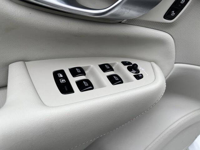 2024 Volvo XC90 Recharge T8 Ultimate Bright Theme 7P