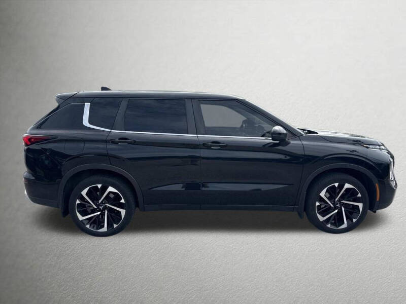 2022 Mitsubishi Outlander SE