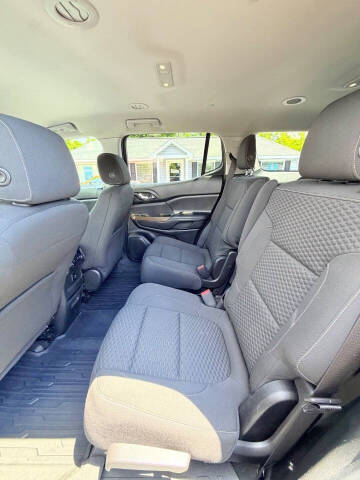 2017 GMC Acadia SLE-2