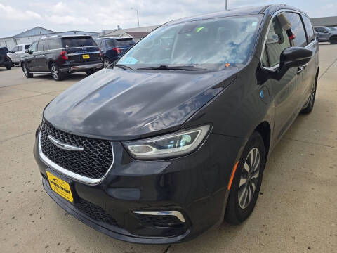2024 Chrysler Pacifica Plug-In Hybrid Select