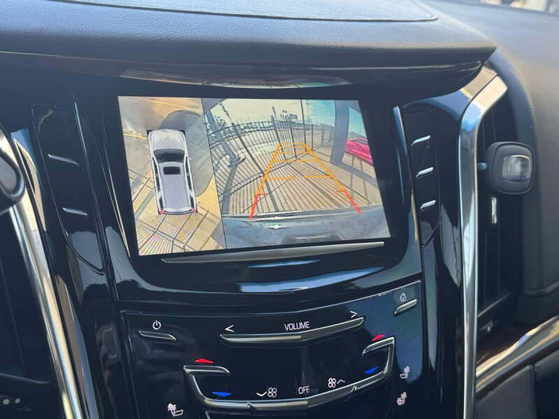 2016 Cadillac Escalade Luxury Collection