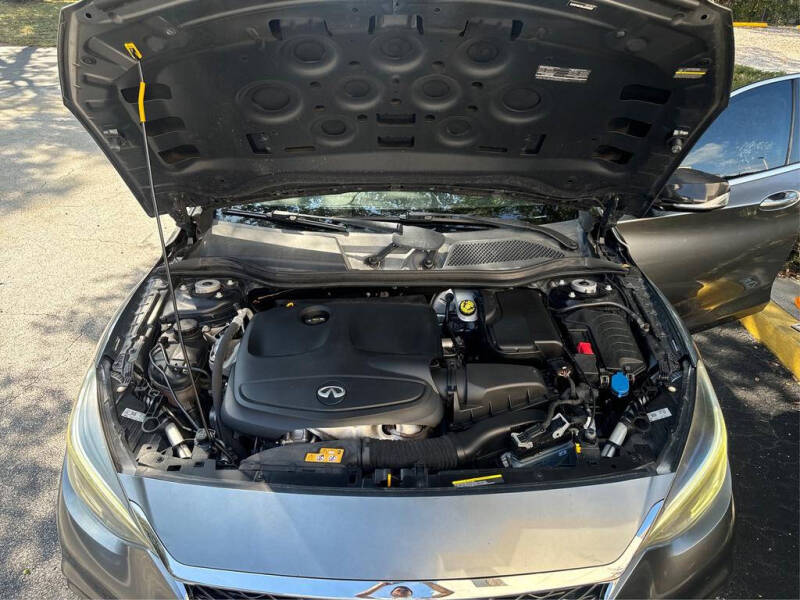 2018 Infiniti QX30 Luxury