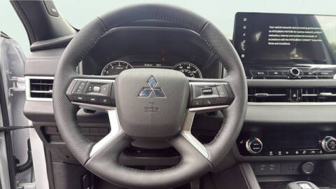 2026 Mitsubishi Outlander LE