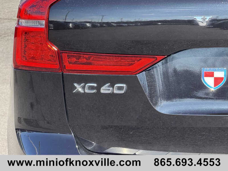 2024 Volvo XC60 B5 Plus Dark Theme