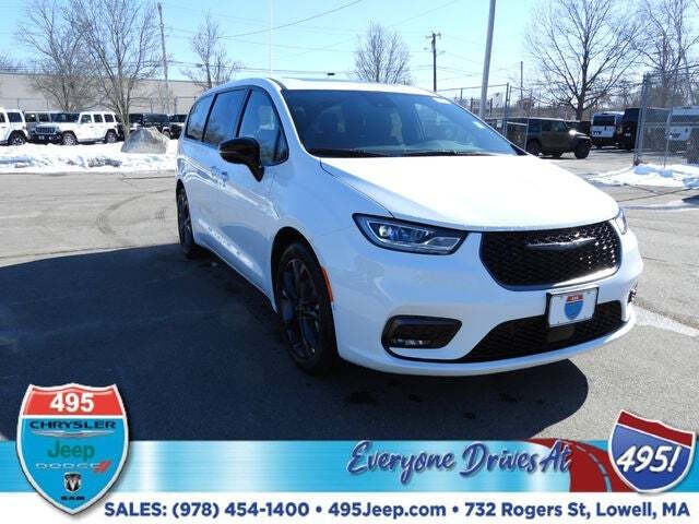 2026 Chrysler Pacifica Select