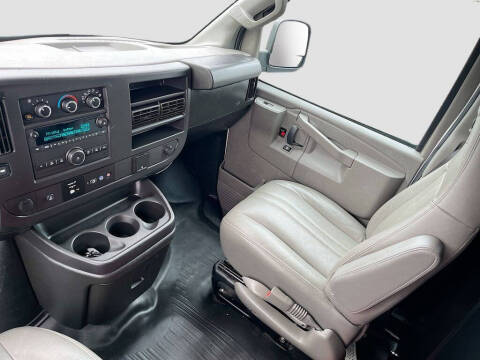 2024 GMC Savana 2500