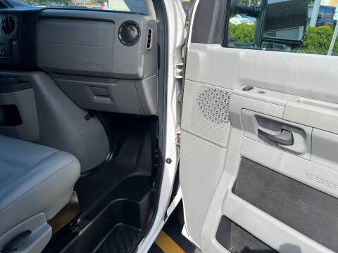 2014 Ford E-Series E-150