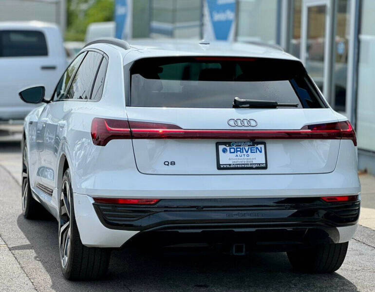 2024 Audi Q8 e-tron quattro Premium Plus