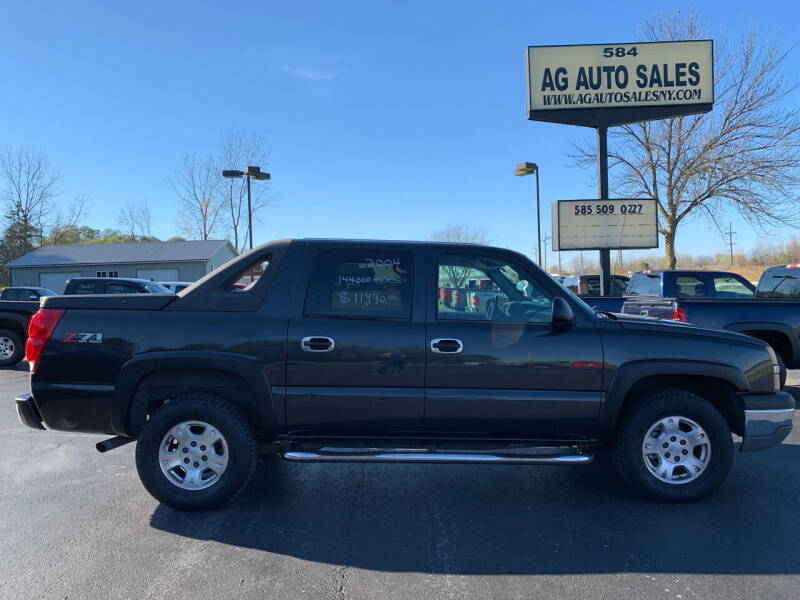 2004 Chevrolet Avalanche for sale at AG Auto Sales in Ontario NY