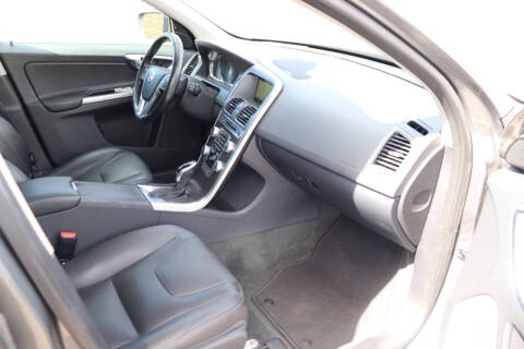 2016 Volvo XC60 T5 Drive-E Platinum