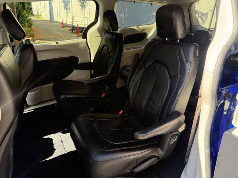 2020 Chrysler Pacifica Touring L