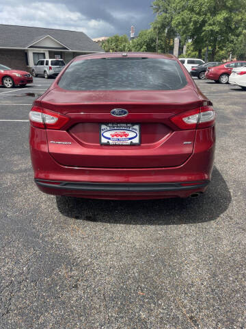 2016 Ford Fusion SE