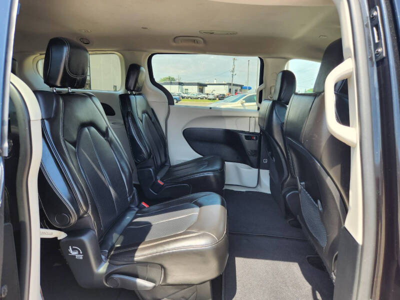 2020 Chrysler Voyager LXi