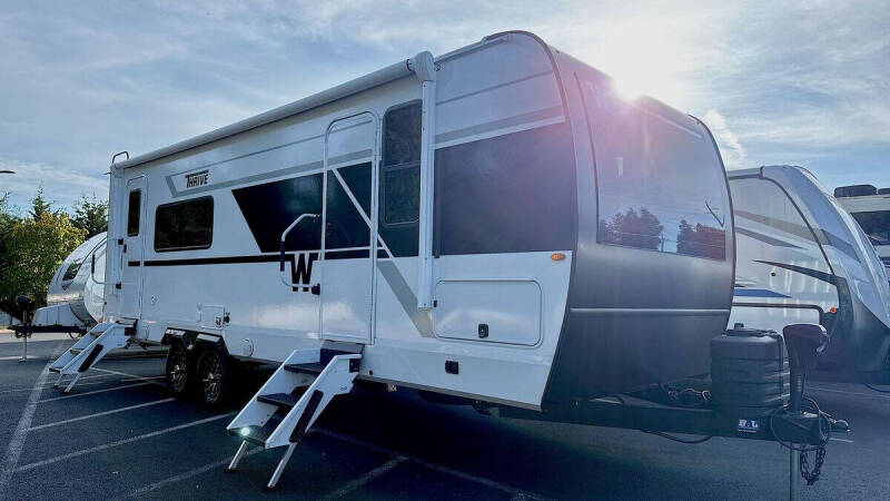 2026 Winnebago Thrive
