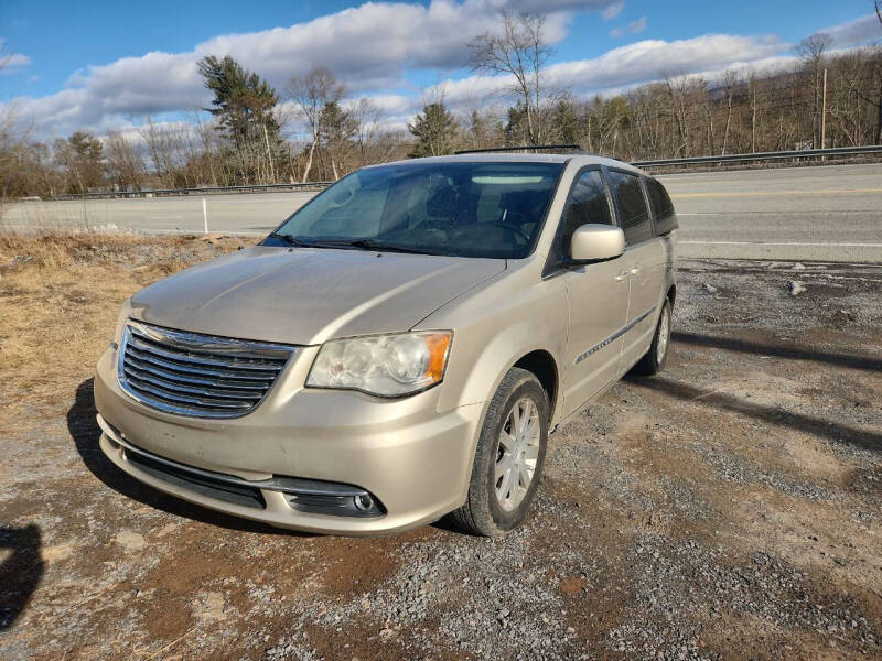 2014 Chrysler Town and Country for sale at Mackeys Autobarn in Bedford PA