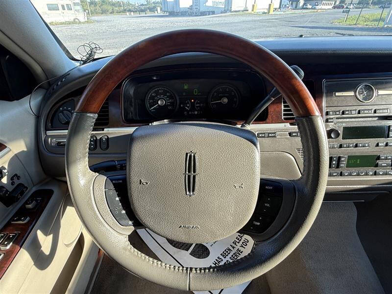 2008 Lincoln Town Car Signature Limited