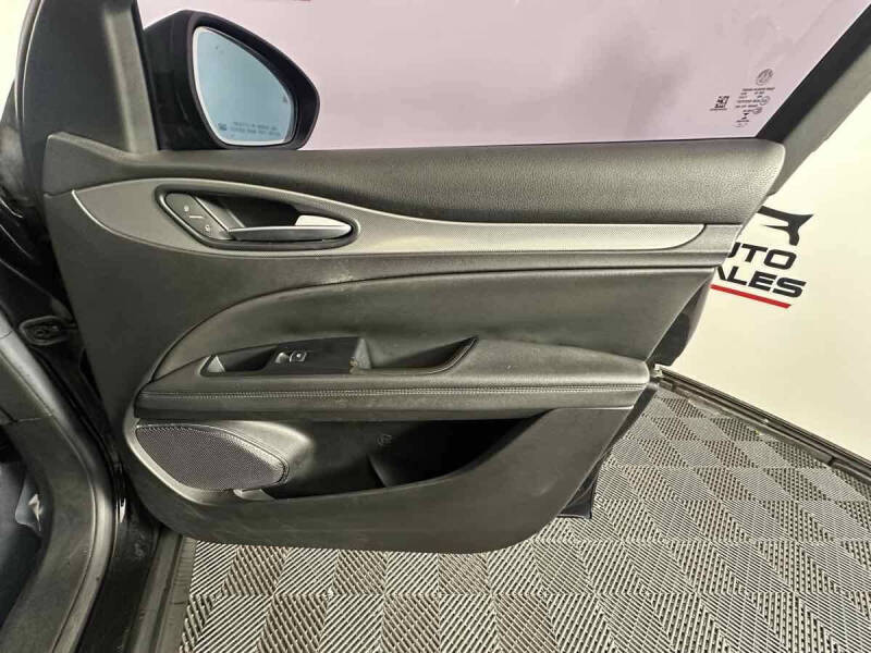 2018 Alfa Romeo Stelvio Sport