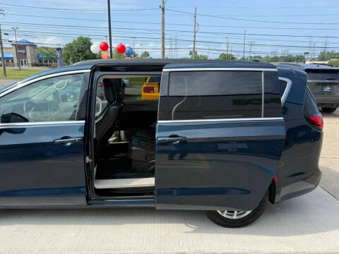 2022 Chrysler Pacifica Touring L